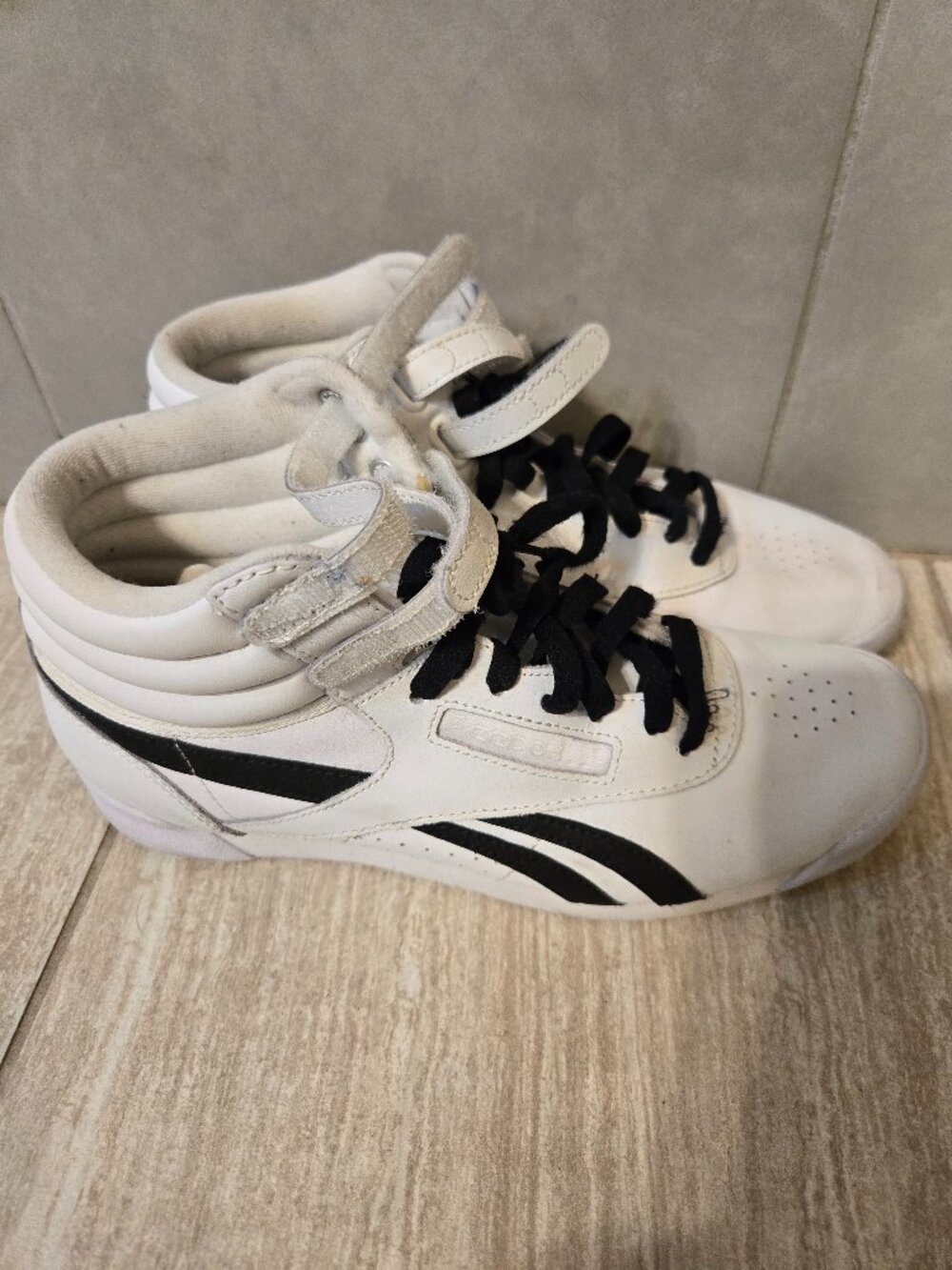 White/Black Reebok Freestyle HiTops sz9
